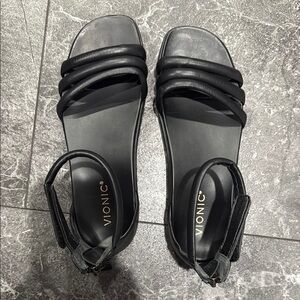 Vionic Women's Elegant Black Sandals